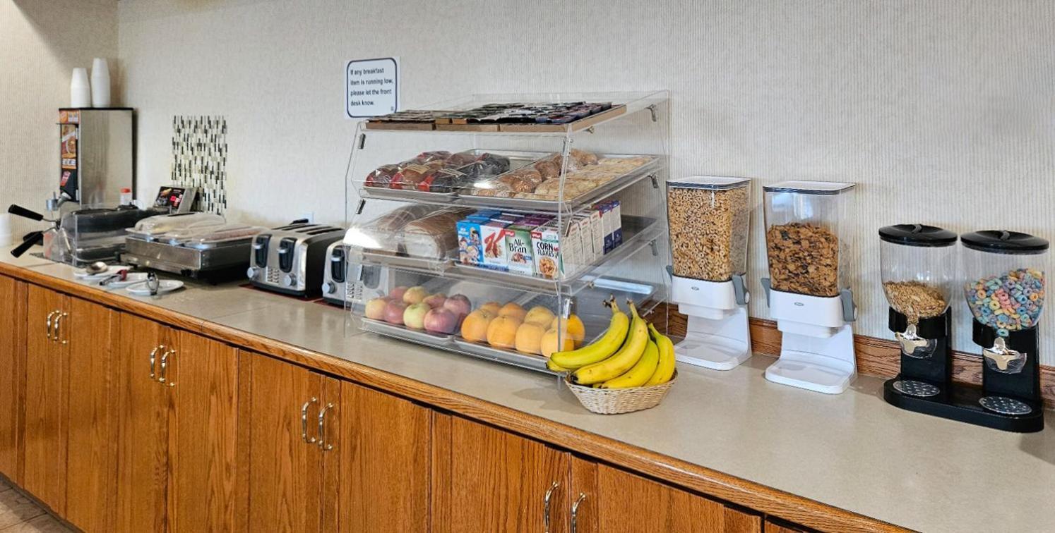 Perfect Inns & Suites Weyburn Εξωτερικό φωτογραφία