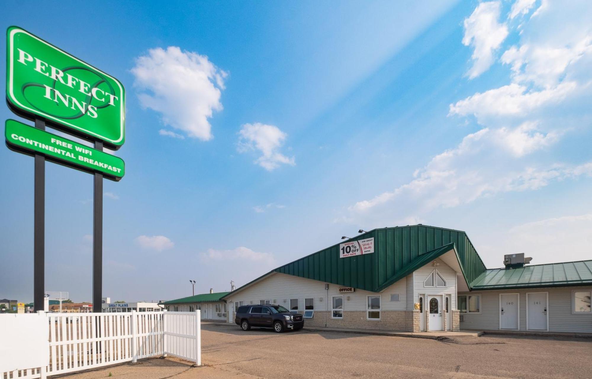 Perfect Inns & Suites Weyburn Εξωτερικό φωτογραφία